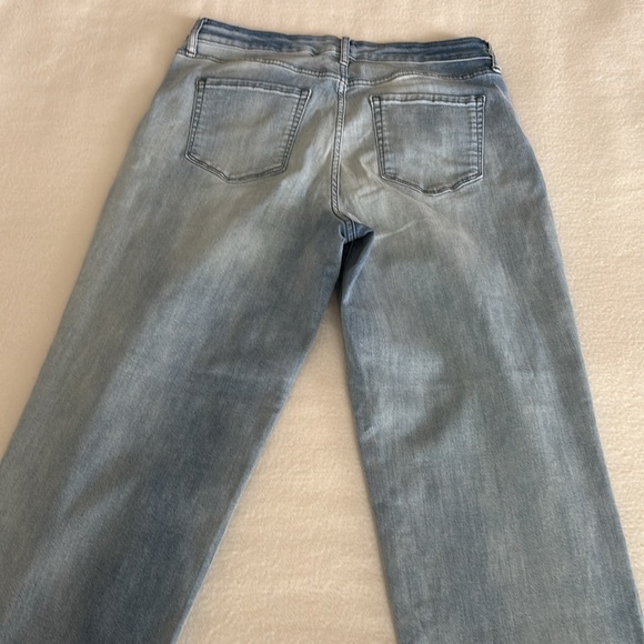 Nine West Jeans, Plain Pocket, High Rise, Straight, Size 12 light washed - Picture 2 of 11